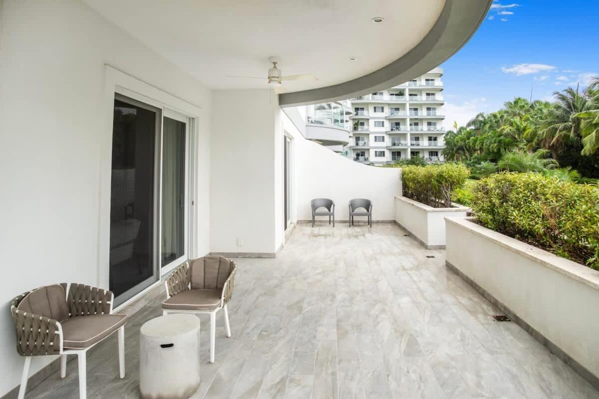 Garden At One Cable Apartment Nassau